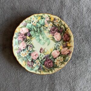 Circle of Beauty by Lena Liu